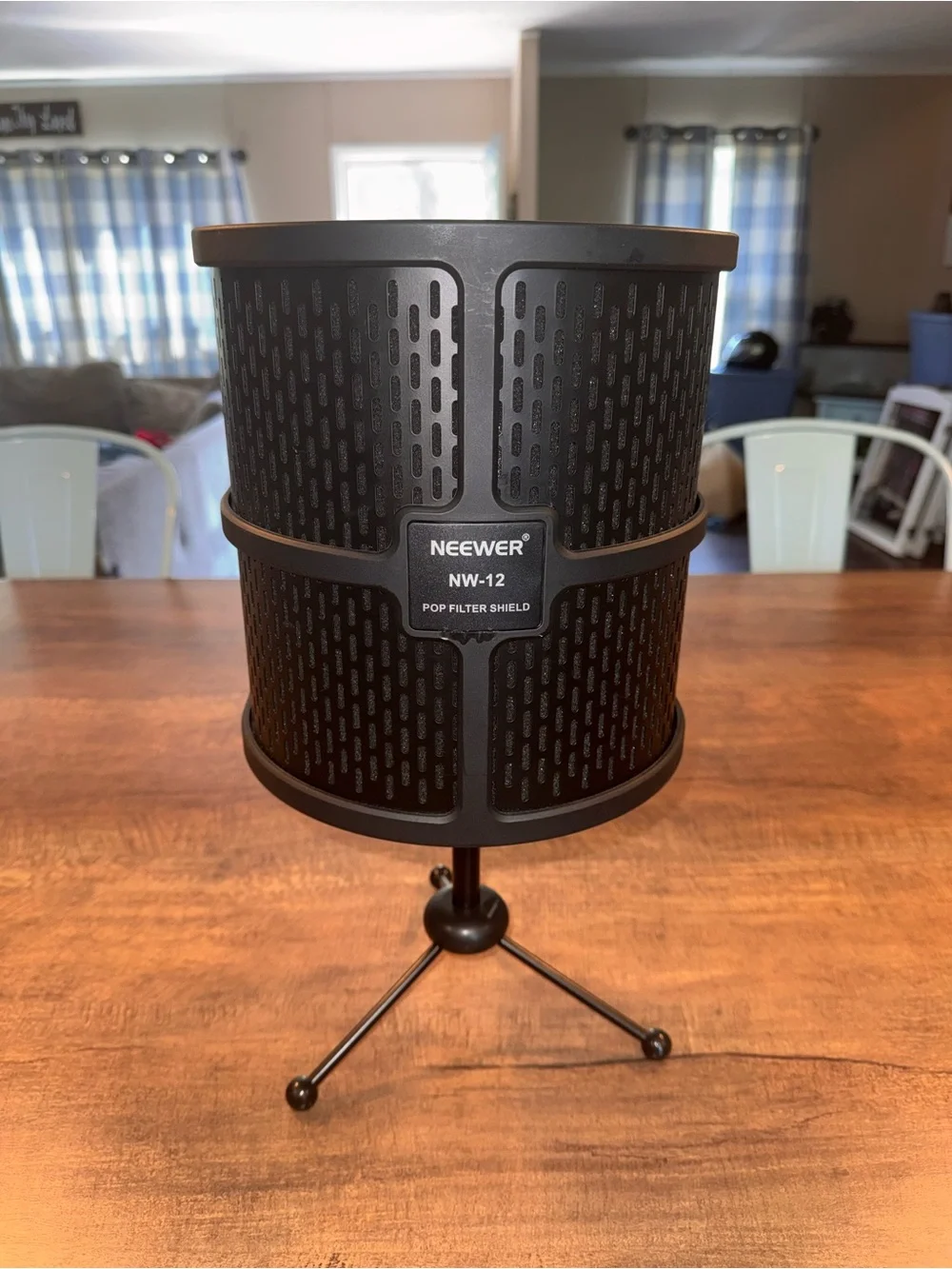 NEEWER NW-12 Microphone Isolation Shield Pop Filter w/ Desktop Tripod Stand